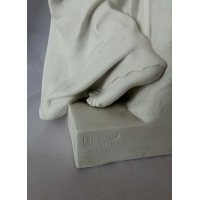 Sevres beeld biddende vrouw