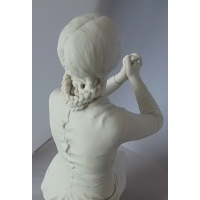 Sevres beeld biddende vrouw