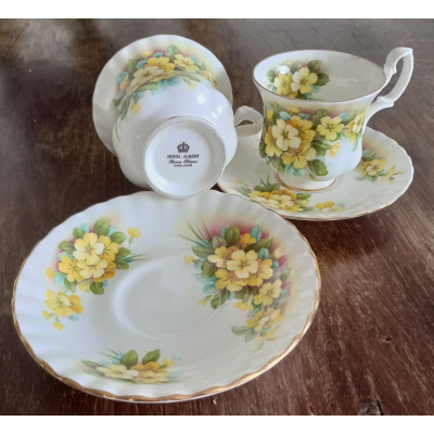 Royal Albert set