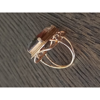 Gouden ring met rookkwarts.