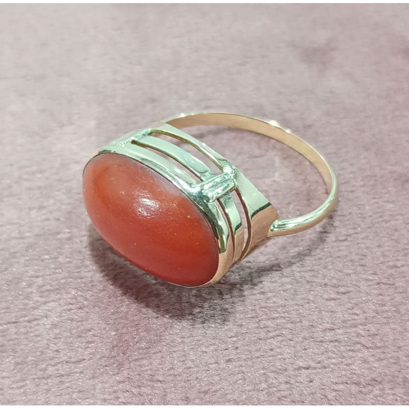 Gouden ring bloedkoraal