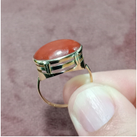 Gouden ring bloedkoraal