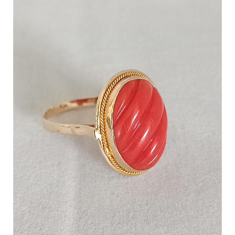 Gouden ring Koraal