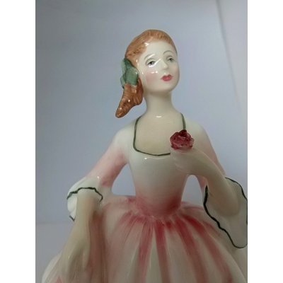 Tender moment (Royal Doulton)