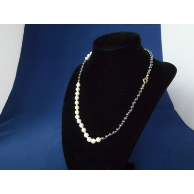 Parelcollier/hematiet